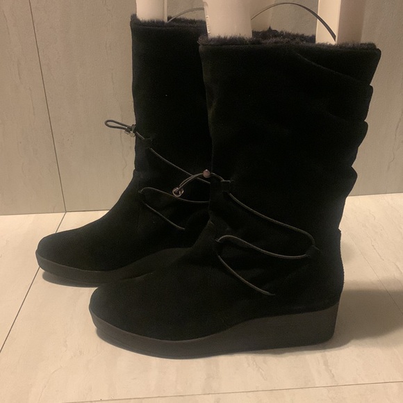 H by Halston Women's Black Leather Comfy Helled Boots Size 10M - Picture 2 of 12